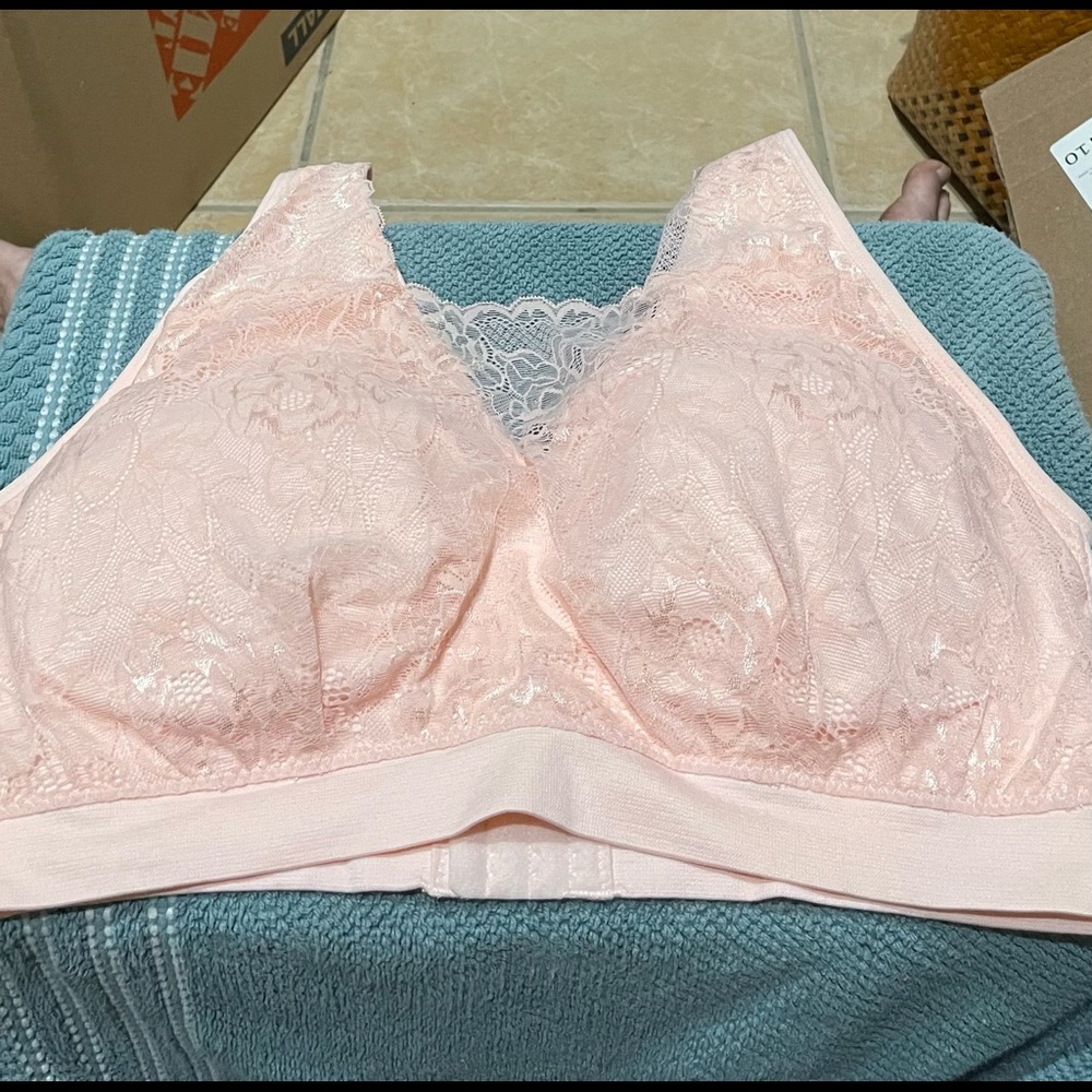 BNWOT Breezies Softly Padded Bra in 3X